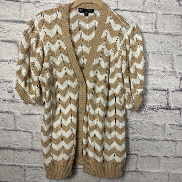 Preppy Chevron Puff-Sleeve Knit Cardigan with a retro vibe – Size S - Picture 1 of 8